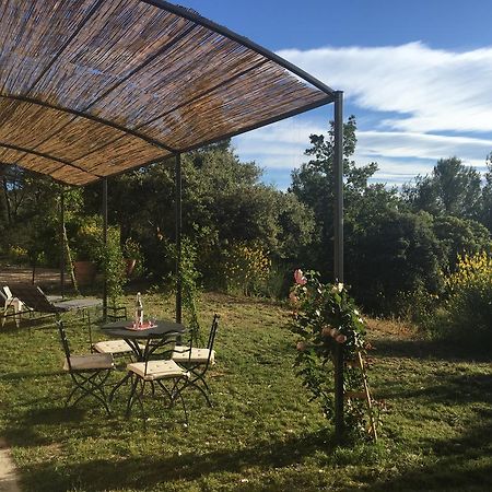 Le Gite Des Cadieres Apartment Evenos Bagian luar foto