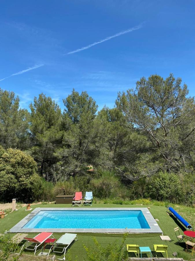 Le Gite Des Cadieres Apartment Evenos Bagian luar foto