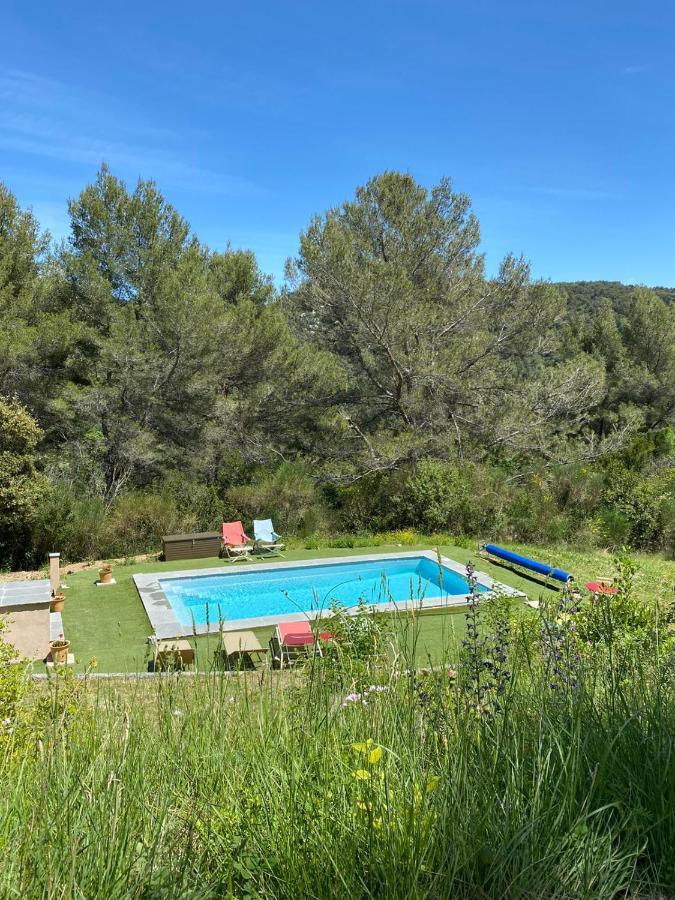 Le Gite Des Cadieres Apartment Evenos Bagian luar foto