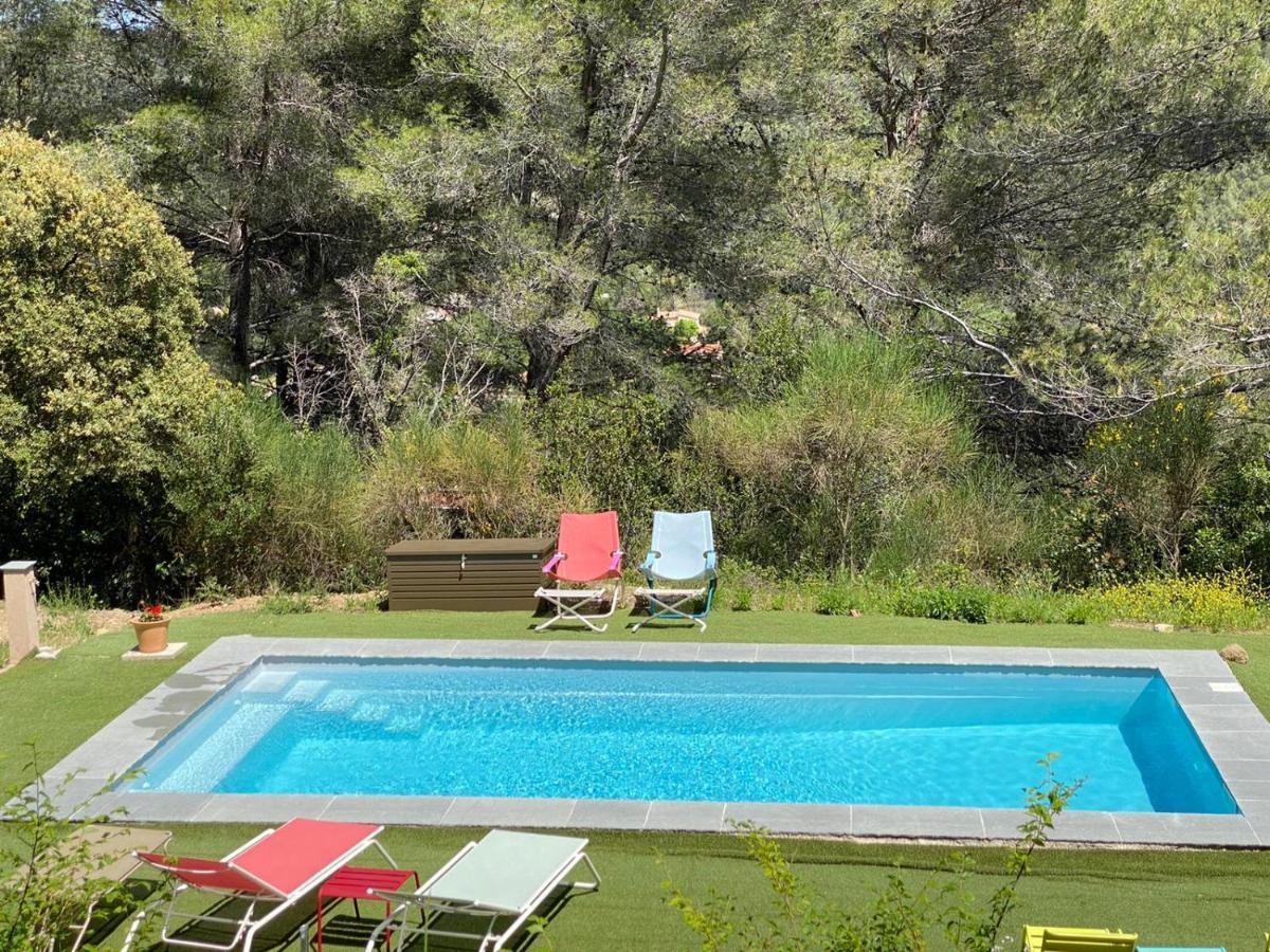 Le Gite Des Cadieres Apartment Evenos Bagian luar foto