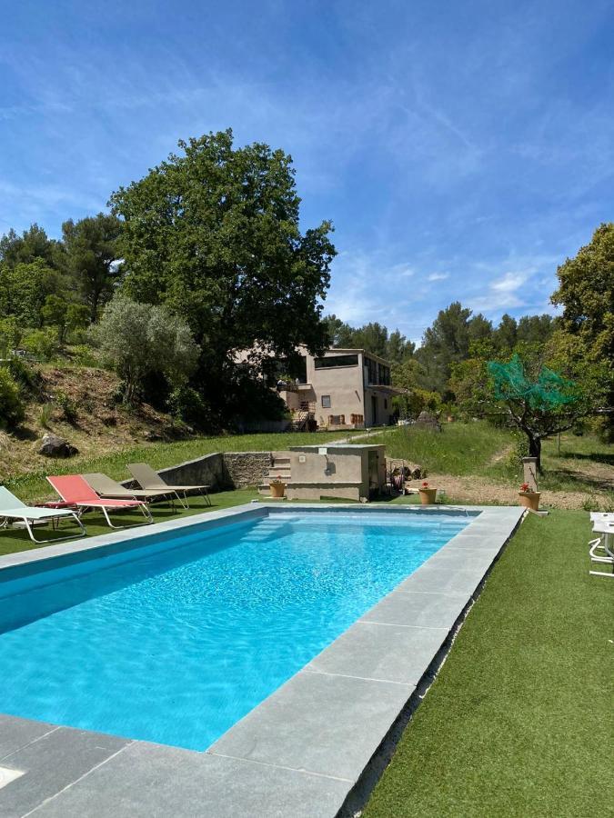 Le Gite Des Cadieres Apartment Evenos Bagian luar foto