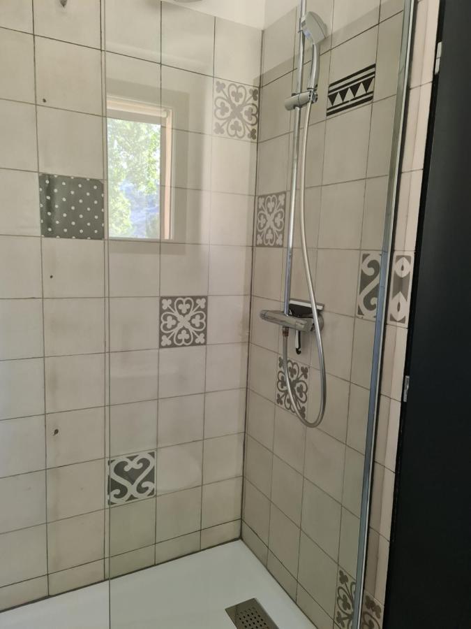 Le Gite Des Cadieres Apartment Evenos Bagian luar foto