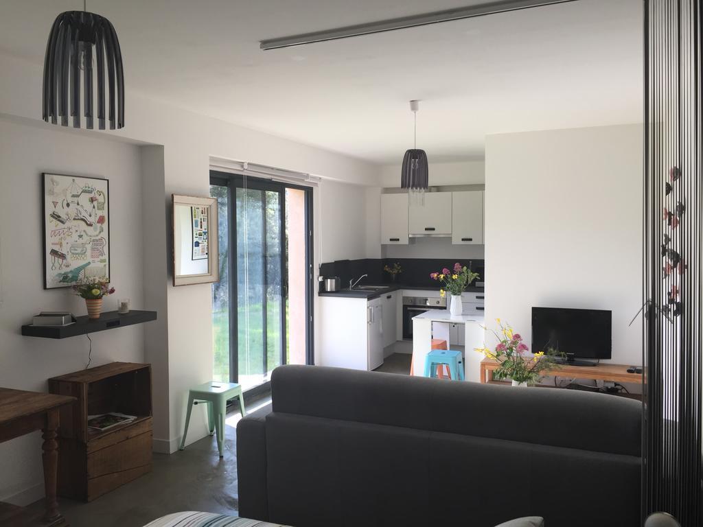 Le Gite Des Cadieres Apartment Evenos Bagian luar foto